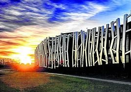 Kutxabank nos dejó un muerto en forma de edificio vacío que ahora ocupa en parte Euneiz.