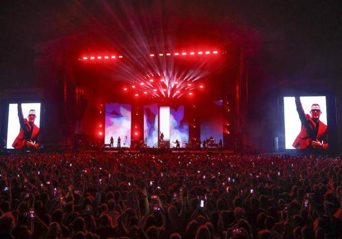 Alejandro Sanz se luce en Santander en un concierto pasado por agua