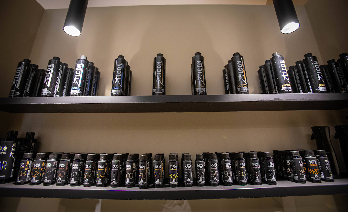 La nueva peluquería de diseño en Bilbao a la que puedes llevarte al perro y comer frente al Guggenheim