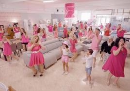 Muebles Deli protagoniza el anuncio del verano con el fenómeno Barbie