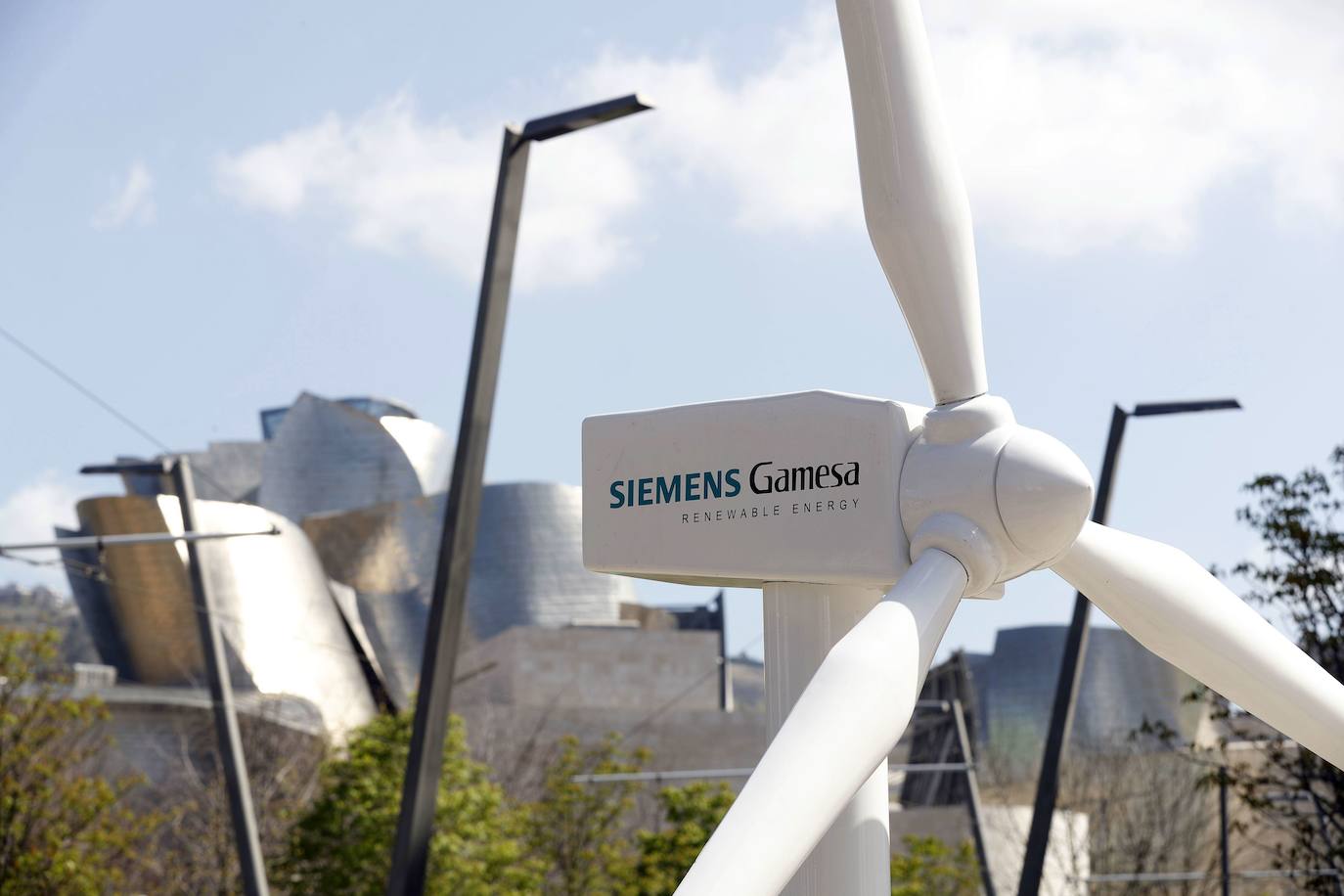 Siemens Gamesa ultima la venta de tres fábricas en España al grupo suizo ABB