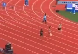 Somalia pide perdón por la peor corredora de 100 metros de la historia