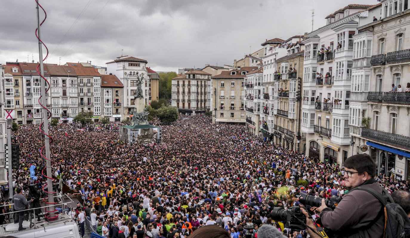 Las mejores fotos del Chupinazo y la Bajada de Celedón