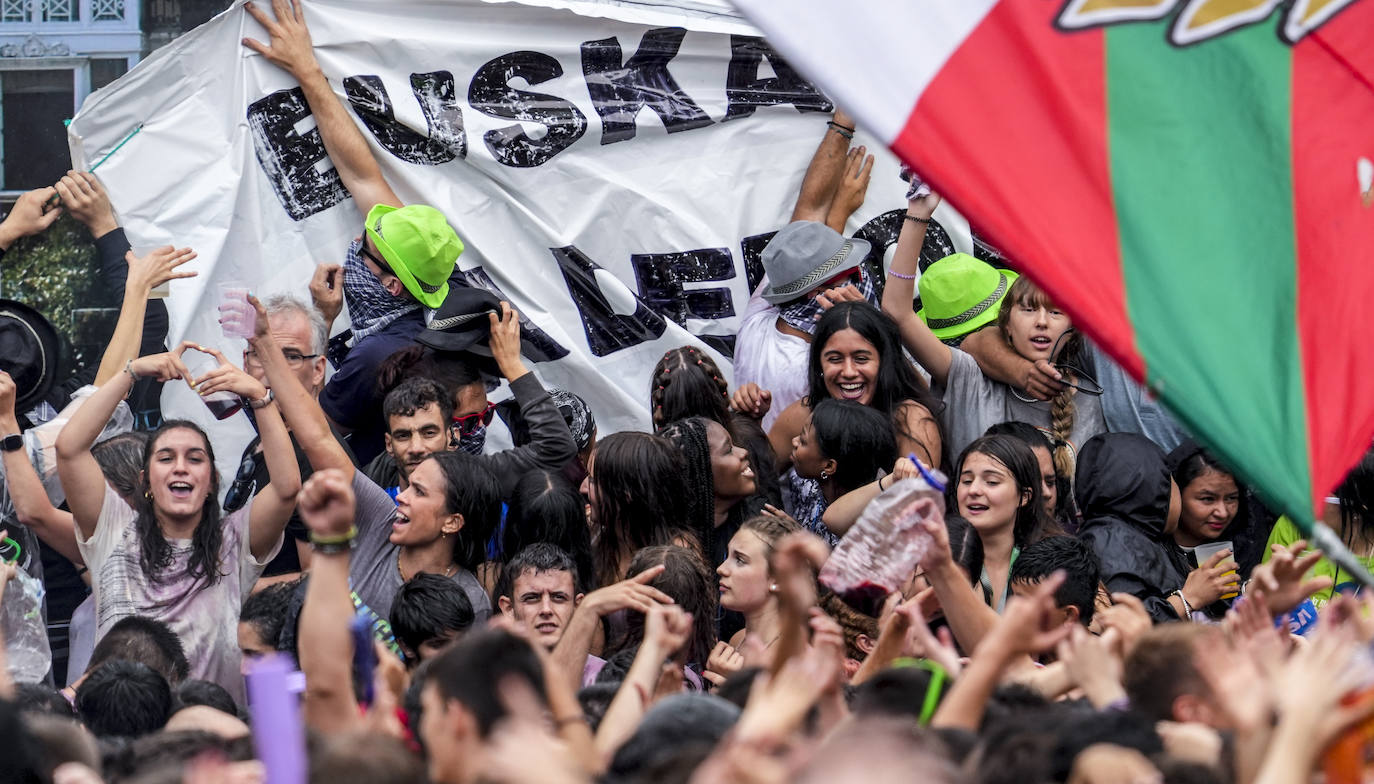 Las mejores fotos del Chupinazo y la Bajada de Celedón