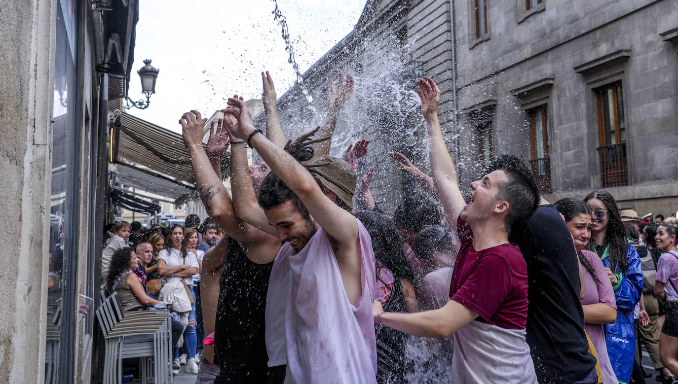 Las mejores fotos del Chupinazo y la Bajada de Celedón