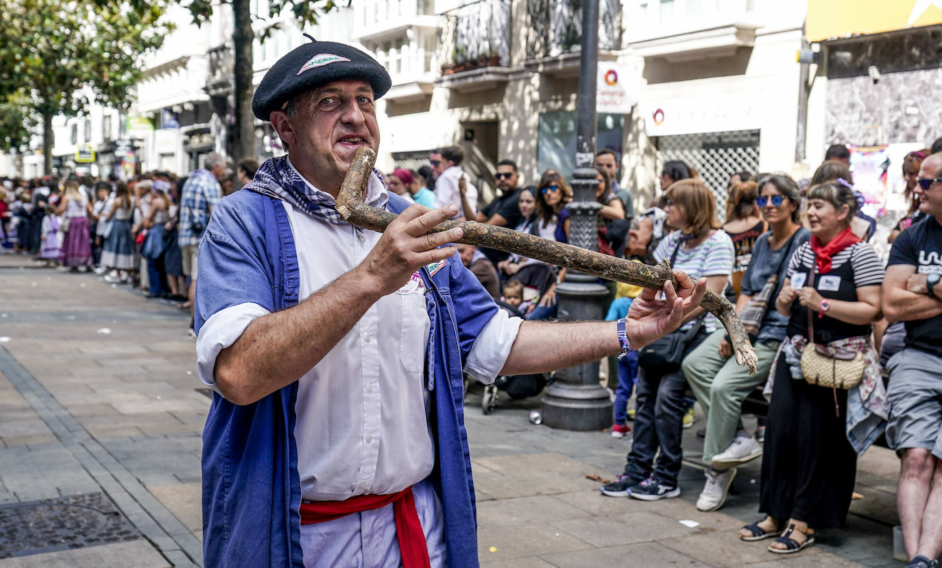 La fiesta sin fin de neskas y blusas