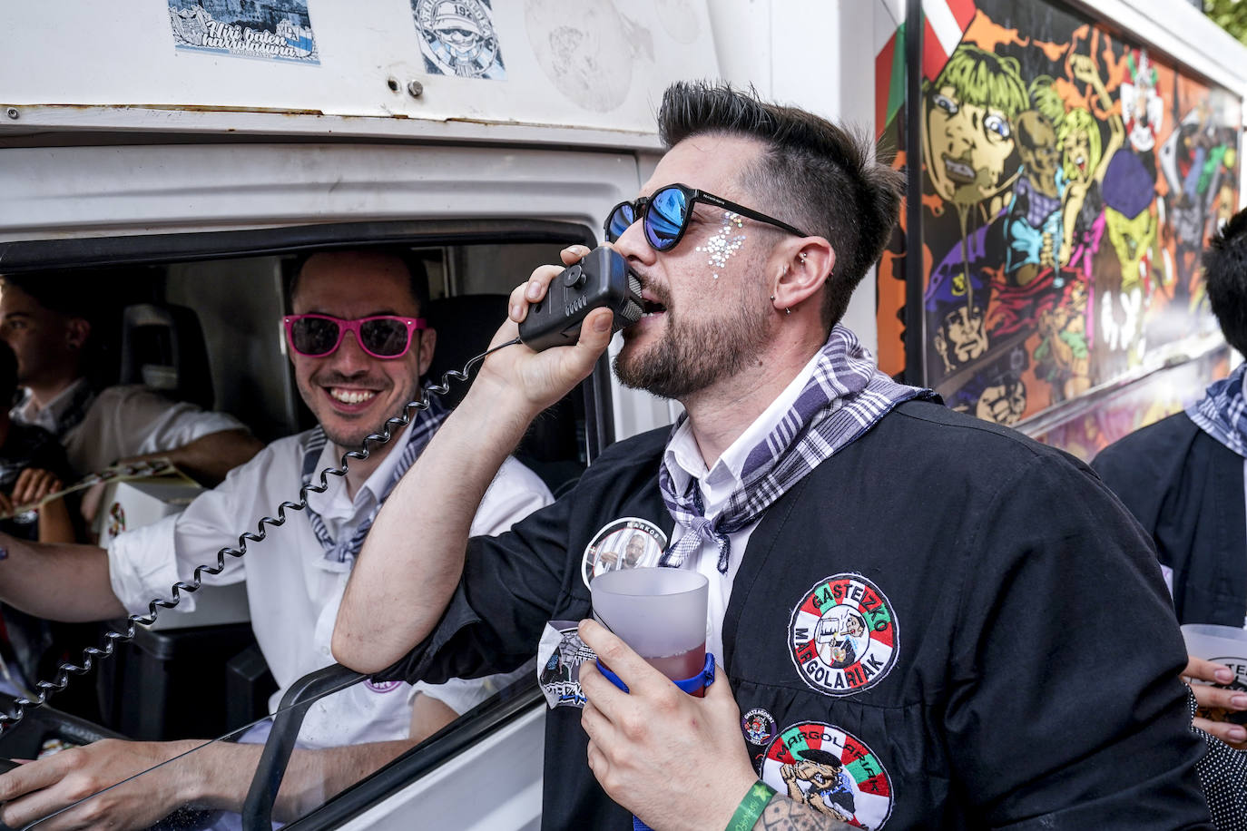 La fiesta sin fin de neskas y blusas