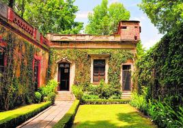 La casa con jardín del barrio de Coyoacán donde vivió y murió Trotski.