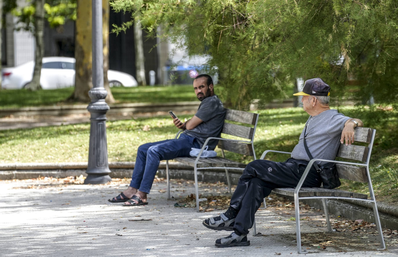 Las fotos de la asfixiante jornada de calor extremo en Álava