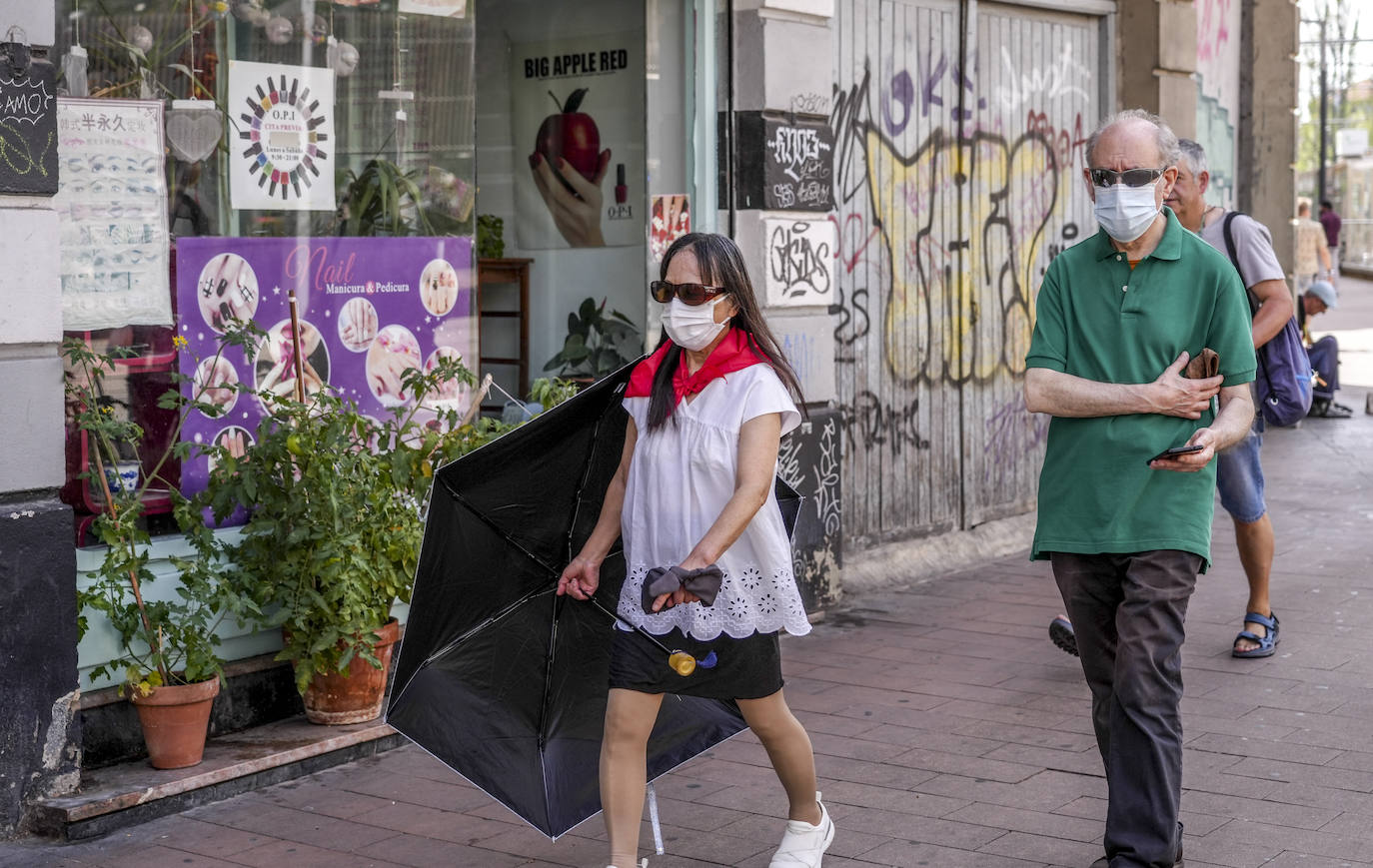 Las fotos de la asfixiante jornada de calor extremo en Álava