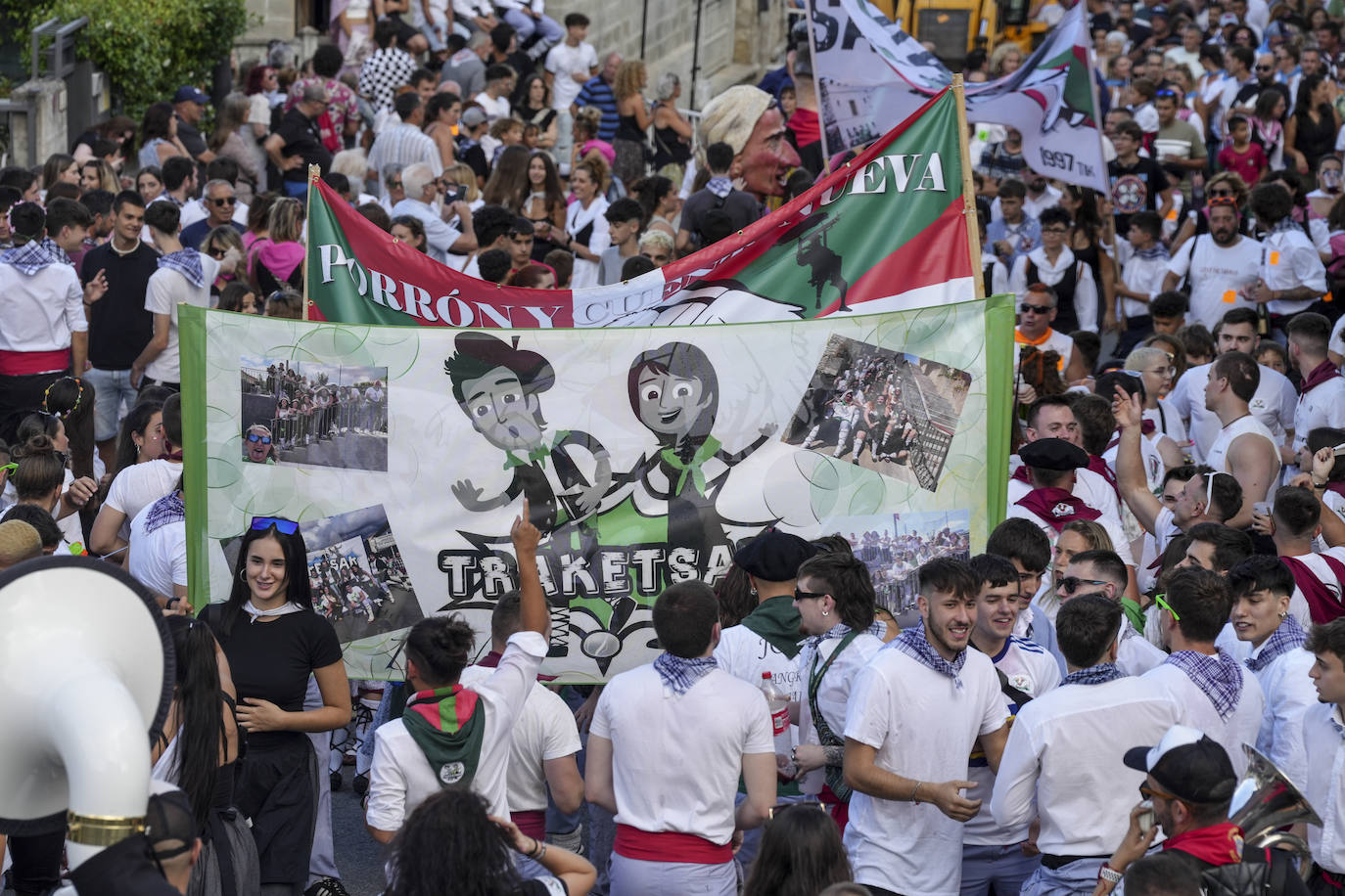 La Bajada del Brujo en Nanclares de la Oca, en imágenes
