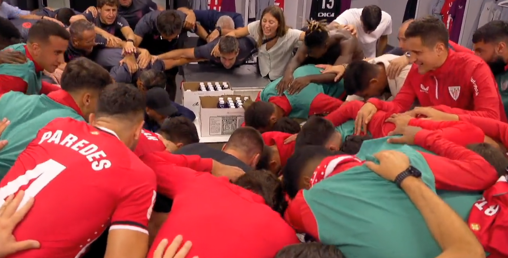 El padrenuestro del Athletic antes del partido contra el Real Madrid que se ha hecho viral