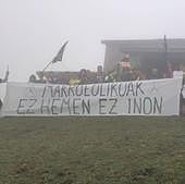 Protesta contra los parques eólicos en Balmaseda: «Los montes son sagrados, no se sacrifican»