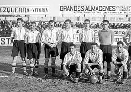 Mendizorroza. Alineación del Alavés de finales de los años 20.