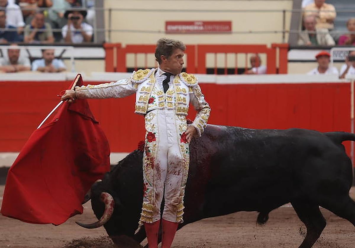 Roca asume el peso de la púrpura