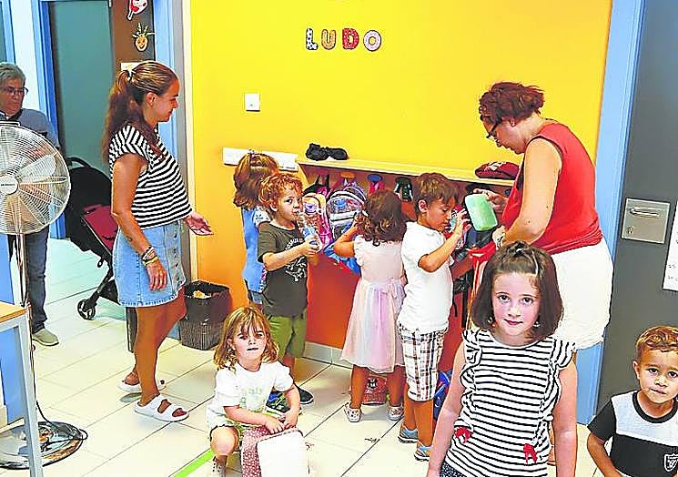 Imagen principal - Los más pequeños se dan cita en la Ludo. 