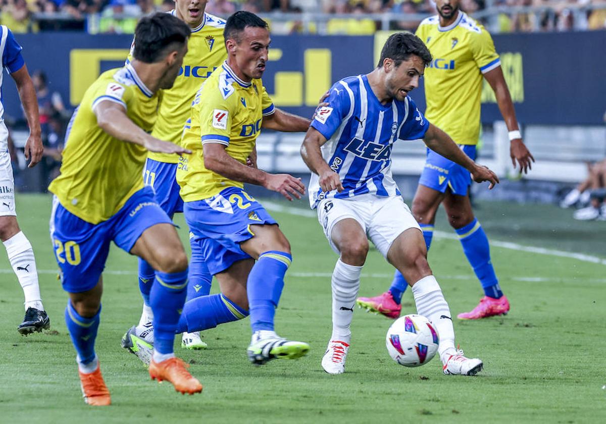 Guevara, en el debut liguero contra el Cádiz.