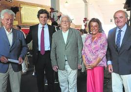 Manuel López Lombera, Carlos Domecq, Manolo Vicario, Pilar González del Valle 'Marquesa de Vega de Anzo', Santiago Domecq (padre) y Santiago Domecq (hijo).