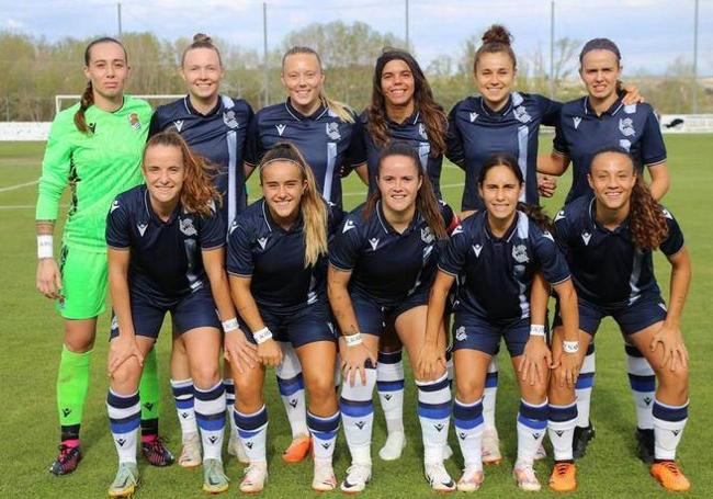 Las jugadoras de la Real portan una pulsera apoyando a Jenni Hermoso.