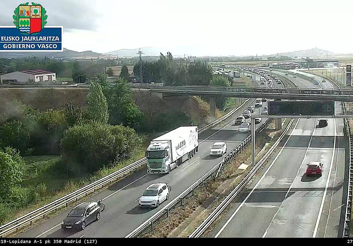 Tres personas heridas en dos accidentes de tráfico en la red viaria alavesa este domingo