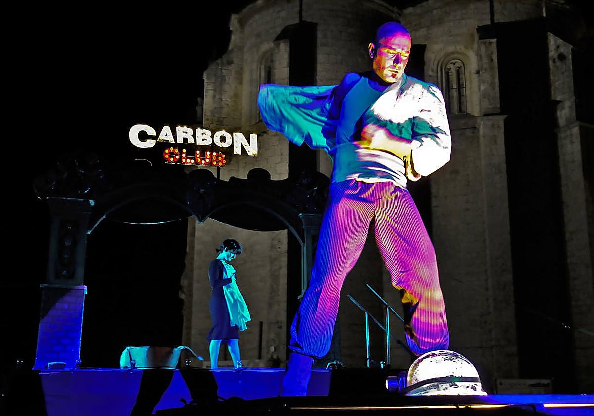 Imagen de la obra 'Carbón Club' de Markeliñe, encargada de despedir el programa Uda Giro en Durango