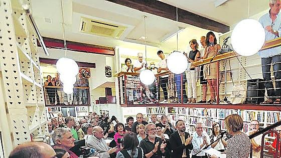 Cierra Lagun, la librería que sobrevivió a la violencia del franquismo y ETA