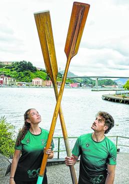 Imagen - Junto a la ría. Leire de Diego y Xabier Mielgo cruzan palas en las instalaciones del club, en Sestao.