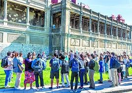 Punta Begoña realiza diferentes tipos de visitas en función del público.