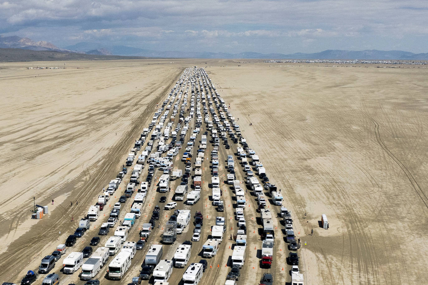 El lunes arrancó el éxodo para abandonar el festival en pleno desierto de Nevada.