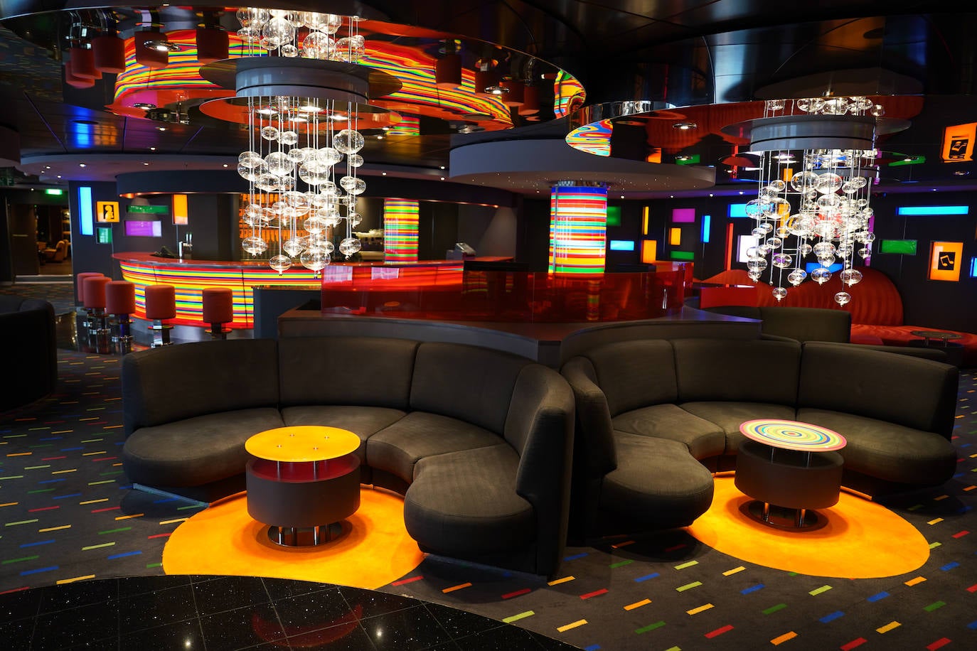 Así el MSC Fantasia, el colosal crucero que ha llegado a Getxo