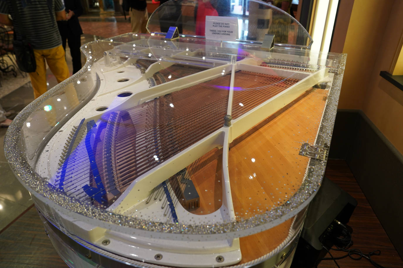 Así el MSC Fantasia, el colosal crucero que ha llegado a Getxo