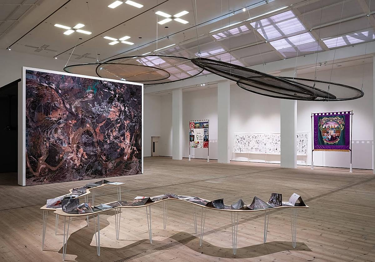 Vista de la exposicion de Carolina Caycedo celebrada en el Baltic Art Center de Inglaterra.