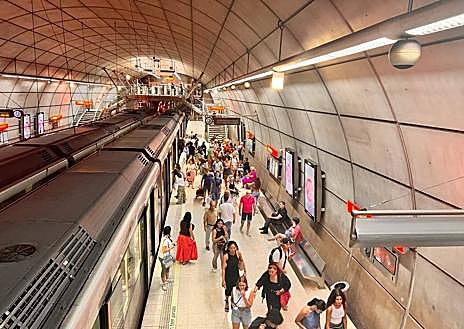 Imagen secundaria 1 - La peor avería del metro en 15 años deja tirados o causa retrasos a casi 100.000 viajeros