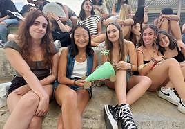 Un grupo de alumnas que cursan segundo de bachiller en Maristak muestran su proyecto en el 'reto 0'