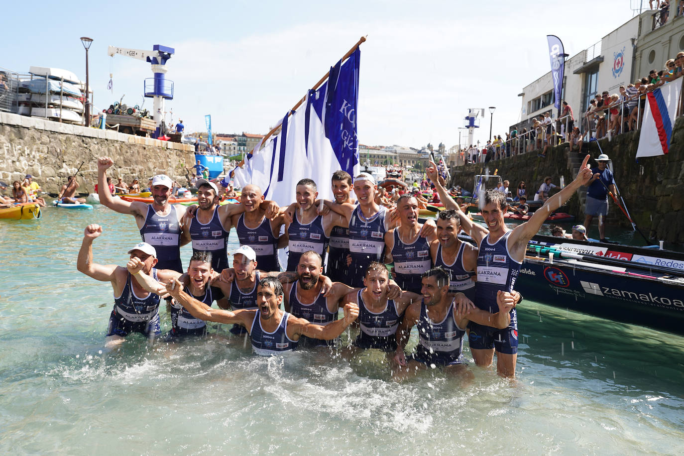 Las imágenes de la celebración de Urdaibai tras coronar La Concha
