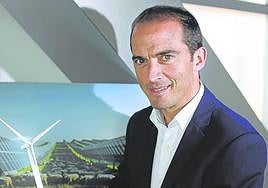 Iñigo Ansola en su despacho, instantes antes de la entrevista.