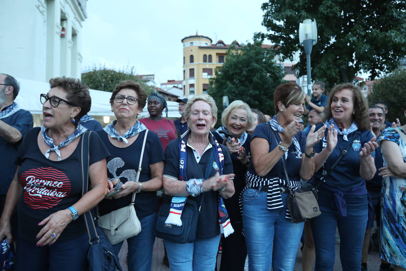 Bermeo rinde tributo a sus héroes