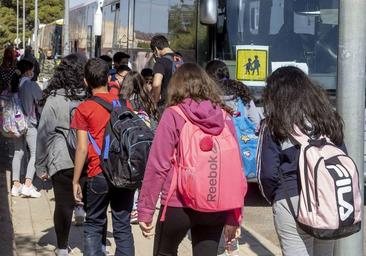 Educación elimina doce buses escolares en Álava y deja tres líneas sin cuidadoras