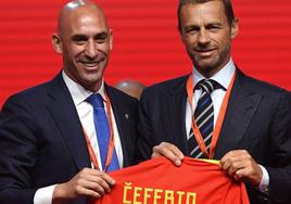 El presidente de la UEFA considera «ilógico» que Rubiales sea acusado de un delito grave