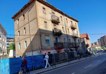 Getxo busca regenerar Sarrikobaso con la demolición de un inmueble en mal estado