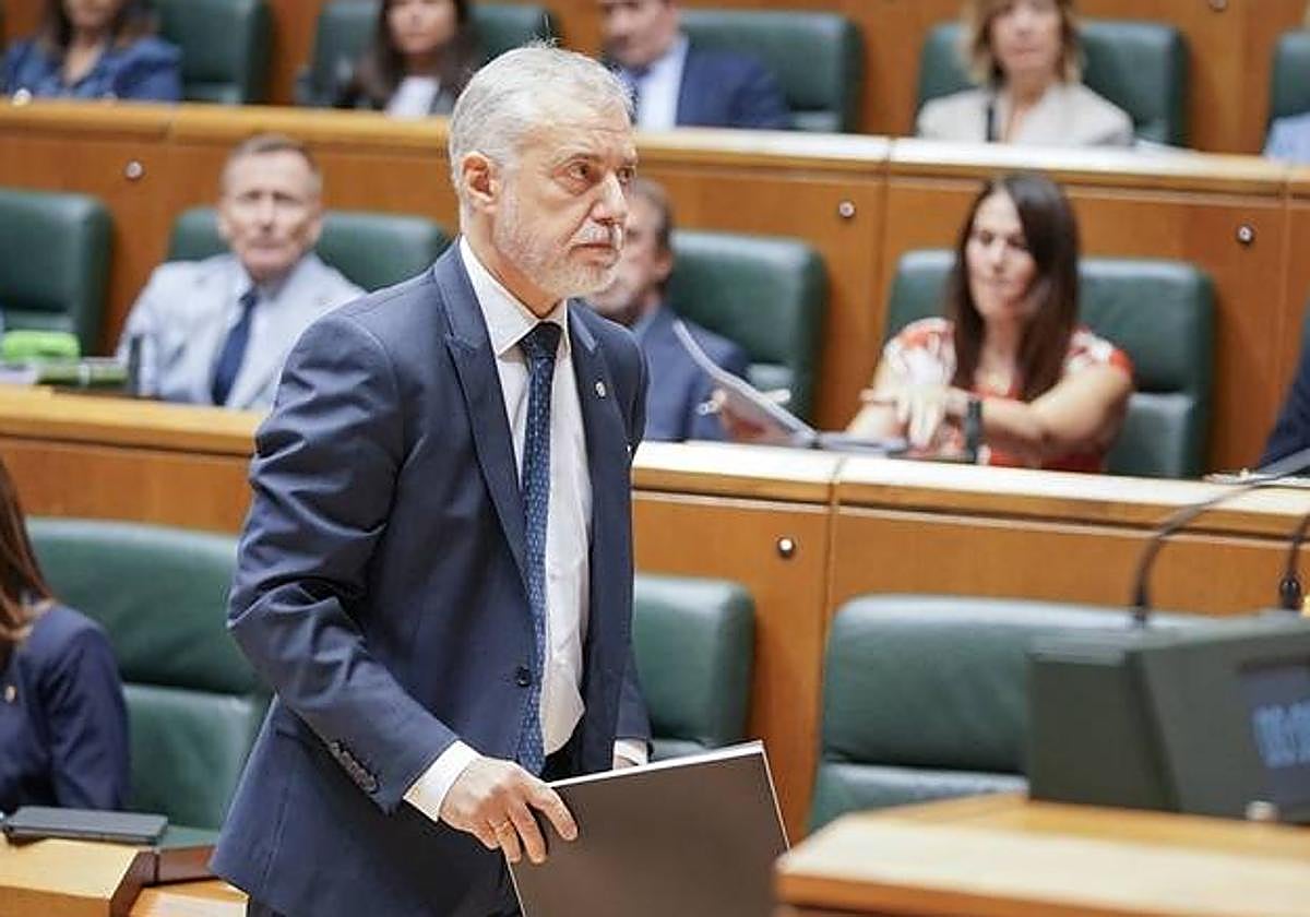Urkullu pide que «se aclare con la máxima celeridad» la adjudicación de los contratos a un asesor del Gobierno vasco