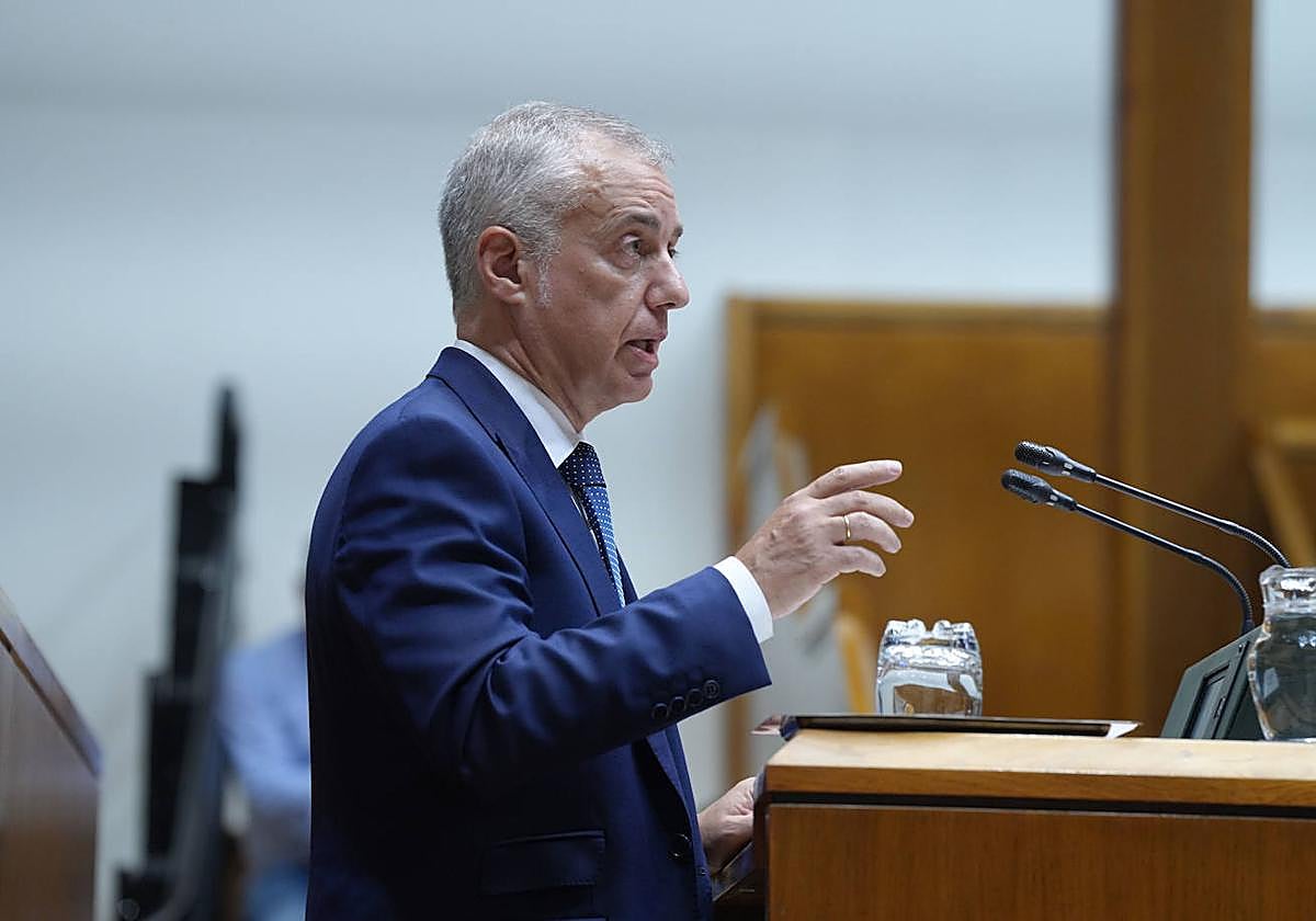 El lehendakari, Iñigo Urkullu, durante una intervención en el Parlamento vasco.