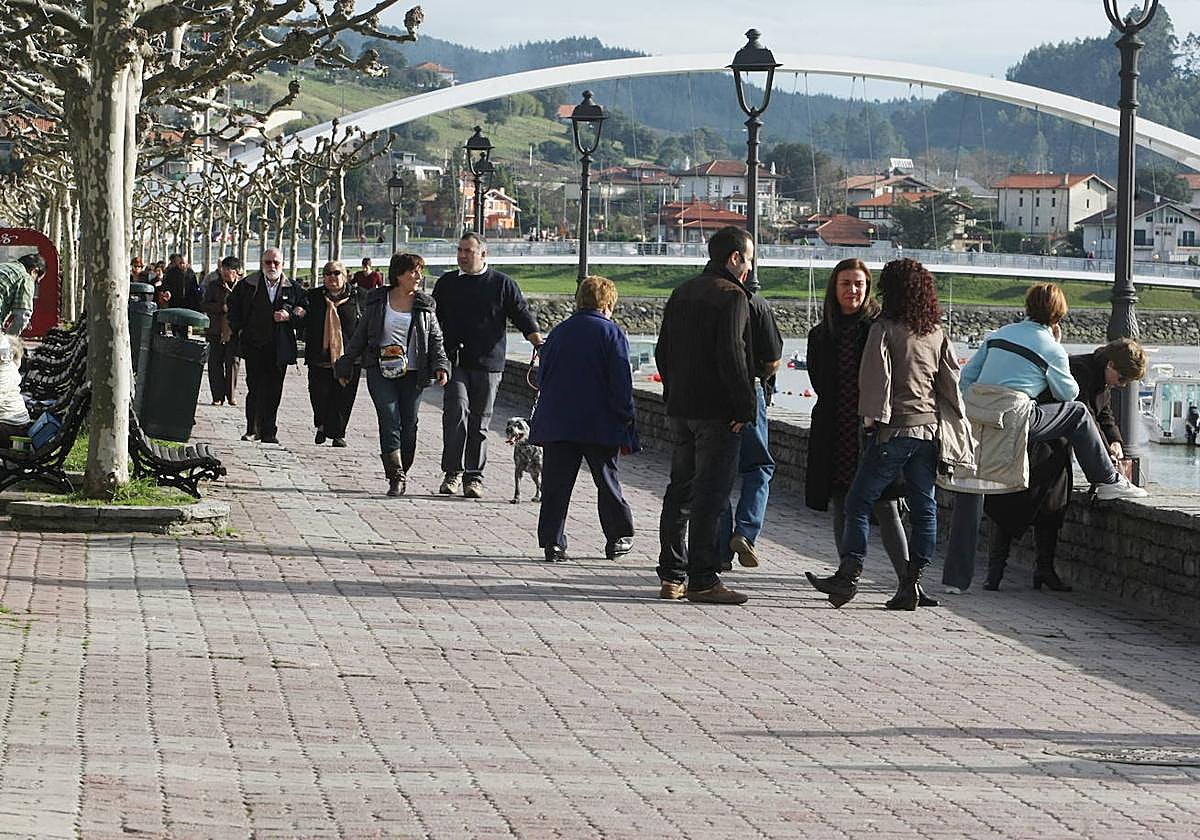 Más presencia femenina en el callejero de Plentzia para «honrar a las mujeres»