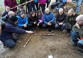 Exhumación en Lemoa de los restos de un miliciano fallecido en 1937.