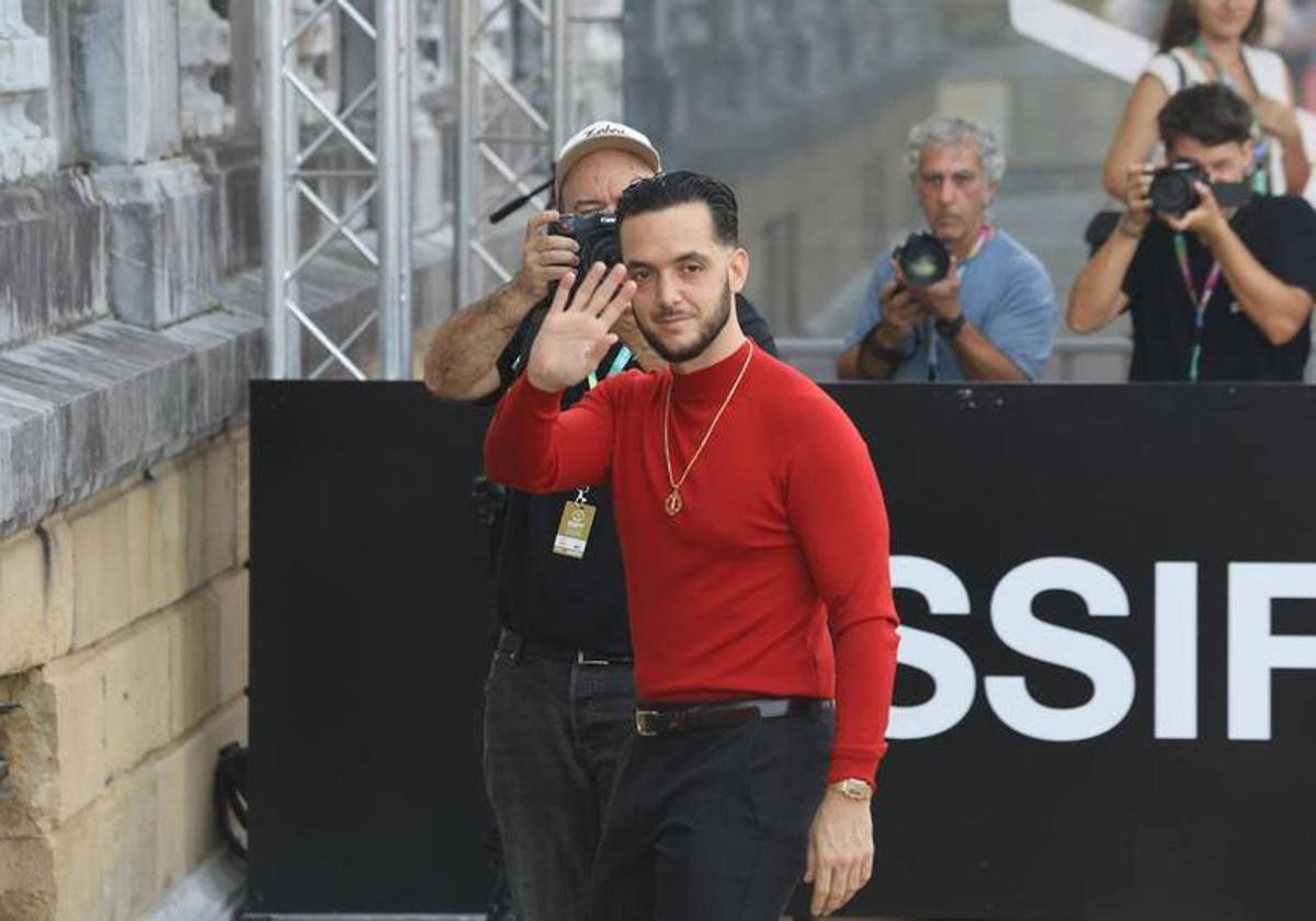 C. Tangana, a su llegada al hotel María Cristina de San Sebastián.