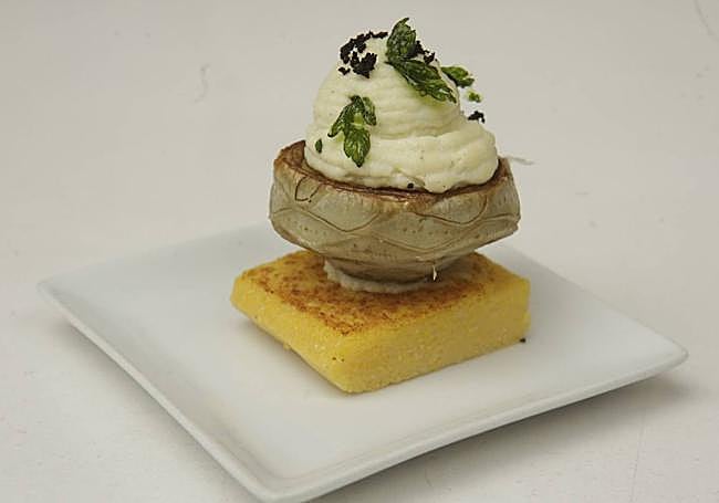 Alcachofa de bacalao del PerretxiCo, aunque también las ponen fritas embozadas en mahonesa trufé y acompañadas de panceta de Euskaltxerri.