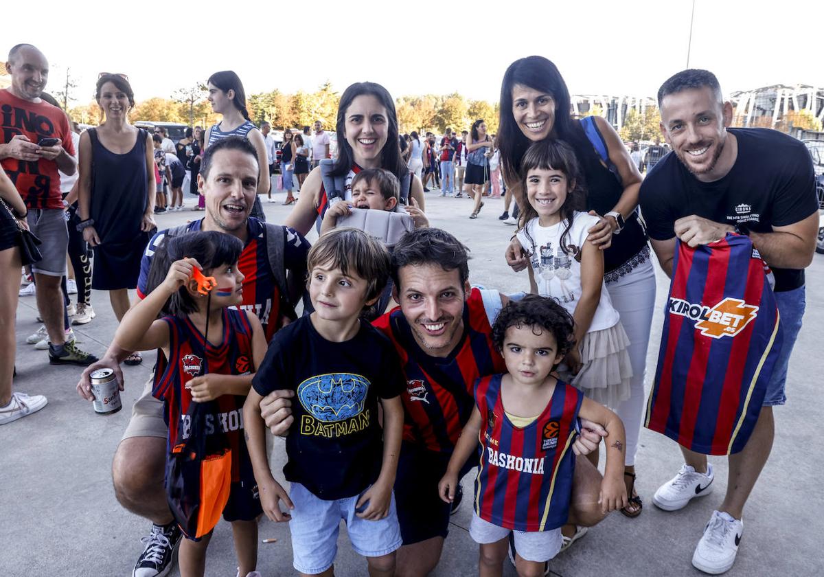 El ambiente del Baskonia-Bilbao Basket. Mucho más que un derbi baloncestístico