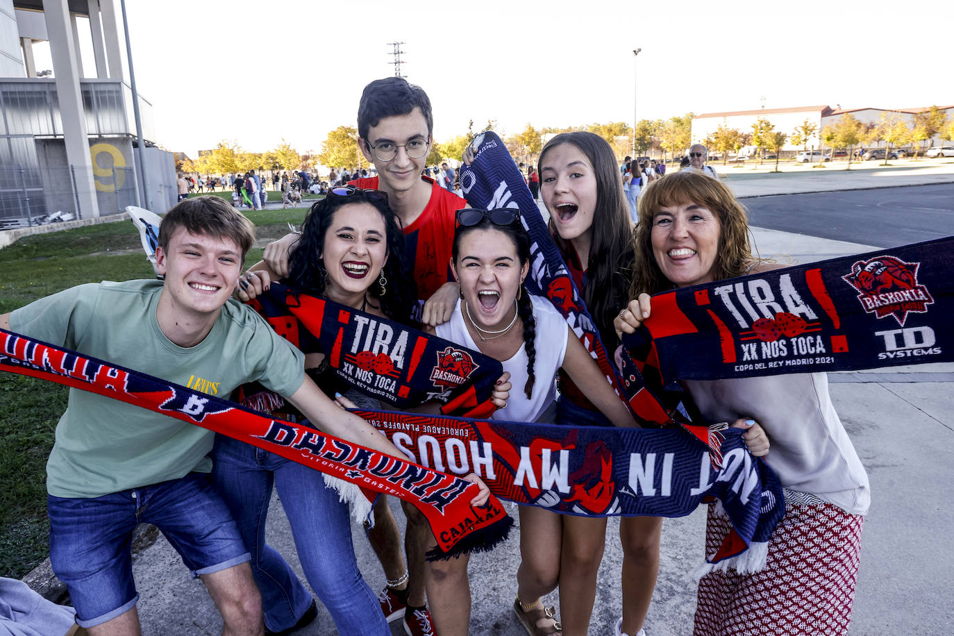 El ambiente del Baskonia-Bilbao Basket. Mucho más que un derbi baloncestístico