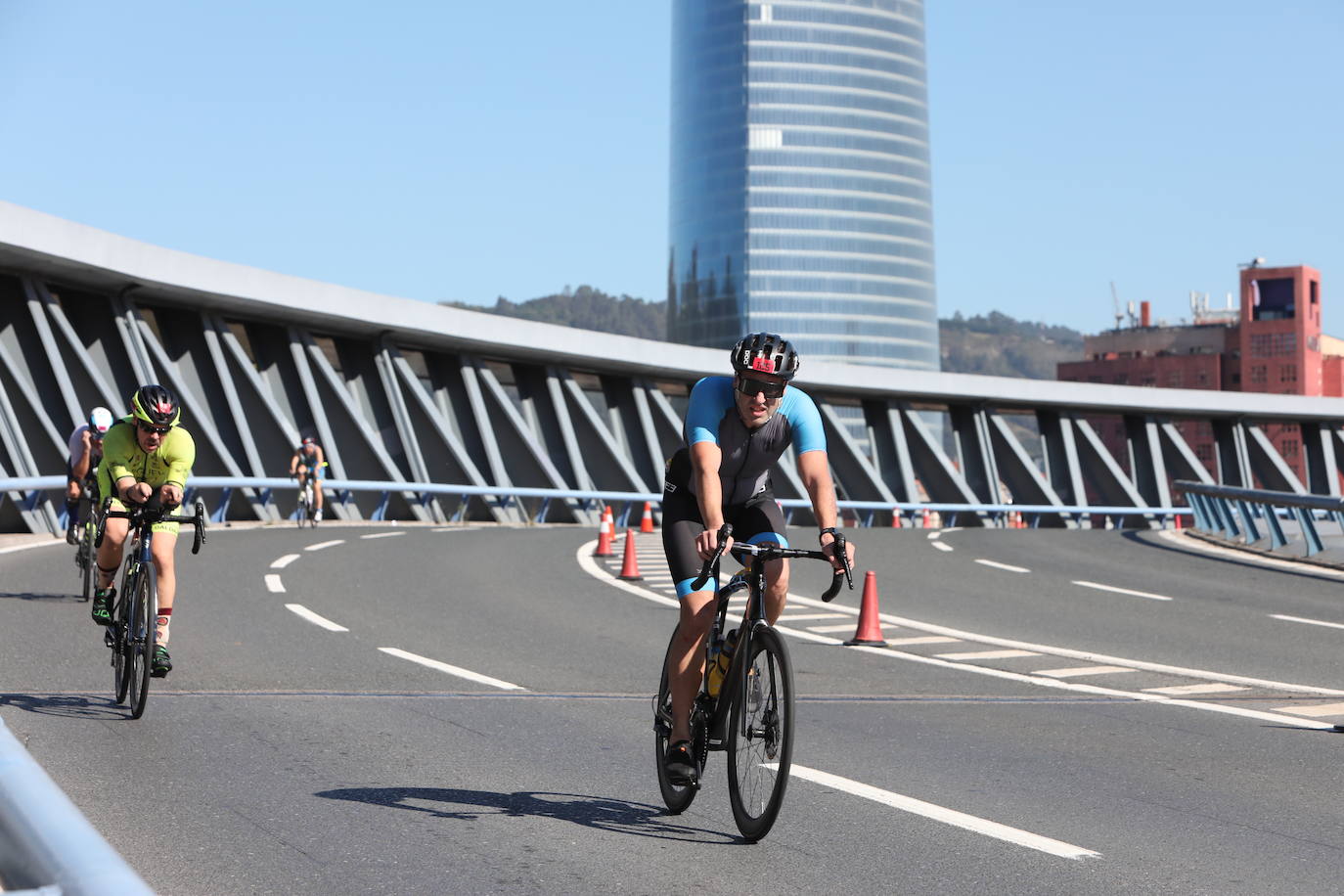 Las imágenes más espectaculares del Trialón de Bilbao