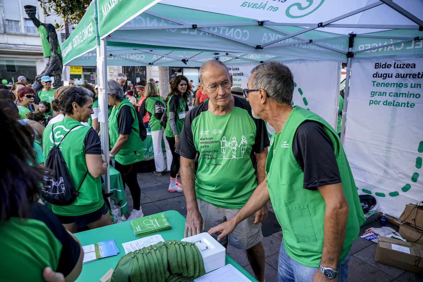 La marcha en Vitoria contra el cáncer, en imágenes